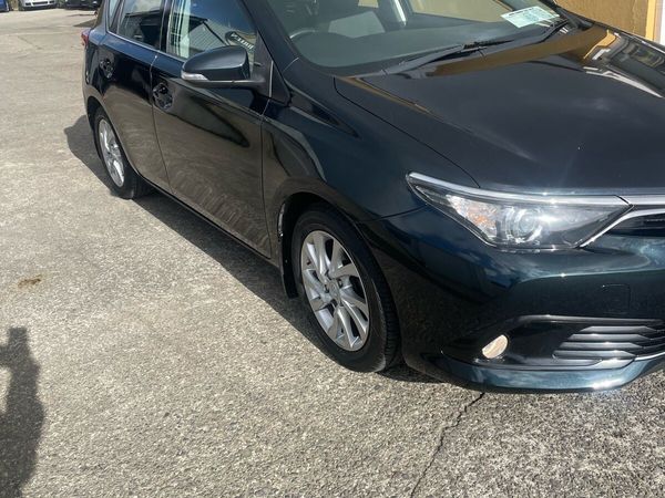 Toyota Auris Hatchback, Diesel, 2015, Grey