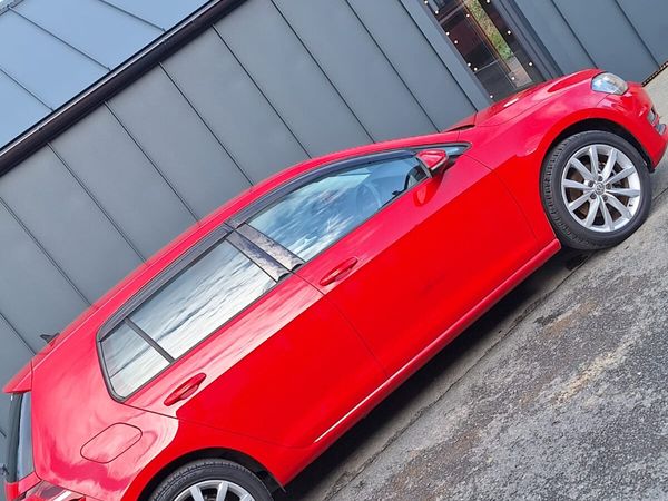 Volkswagen Golf Hatchback, Petrol, 2017, Red