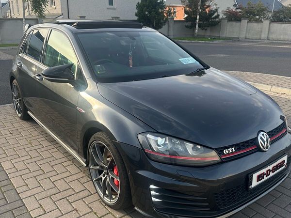 Volkswagen Golf Hatchback, Petrol, 2015, Grey