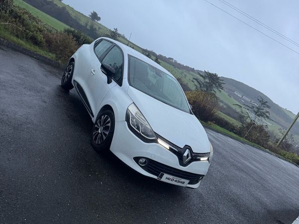 Renault Clio Hatchback, Diesel, 2014, White