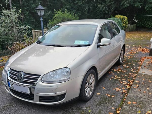 Volkswagen Jetta Saloon, Diesel, 2010, Silver