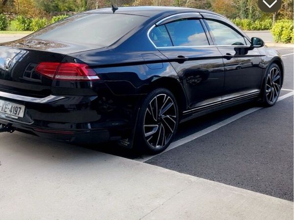 Volkswagen Passat Saloon, Diesel, 2019, Black