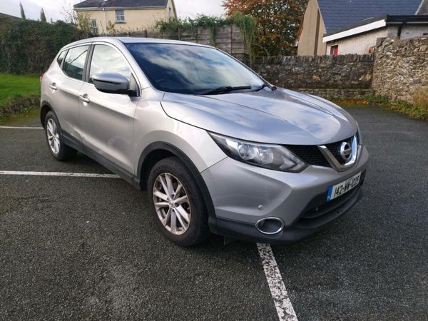 Nissan Qashqai Hatchback, Diesel, 2014, Silver