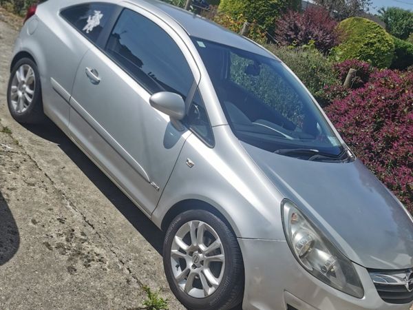 Opel Corsa Hatchback, Petrol, 2008, Silver