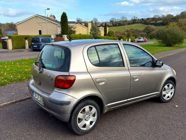 Toyota Yaris Hatchback, Petrol, 2004, Grey