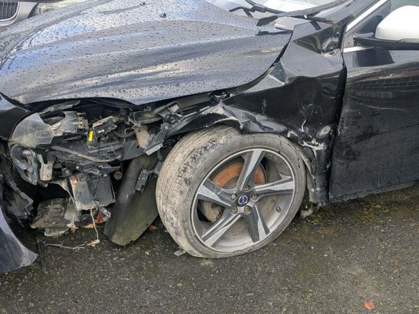 Volvo V40 Hatchback, Diesel, 2015, Black