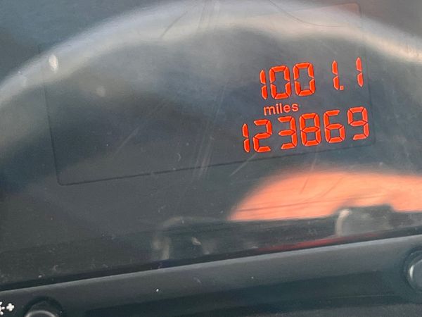 Peugeot 5008 MPV, Diesel, 2014, Grey