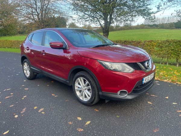 Nissan Qashqai Hatchback, Petrol, 2014, Red