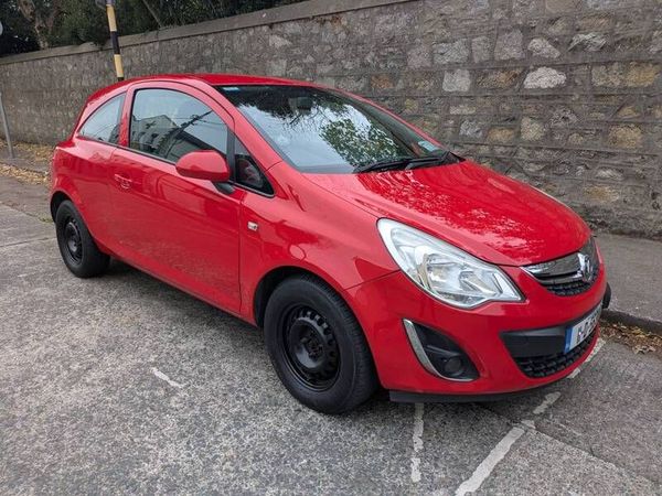 Vauxhall Corsa Hatchback, Diesel, 2011, Red