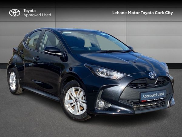 Toyota Yaris Hatchback, Petrol Hybrid, 2025, Black