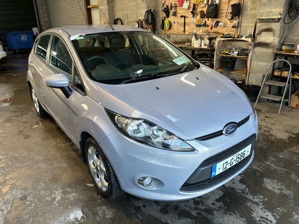 Ford Fiesta Hatchback, Petrol, 2012, Grey
