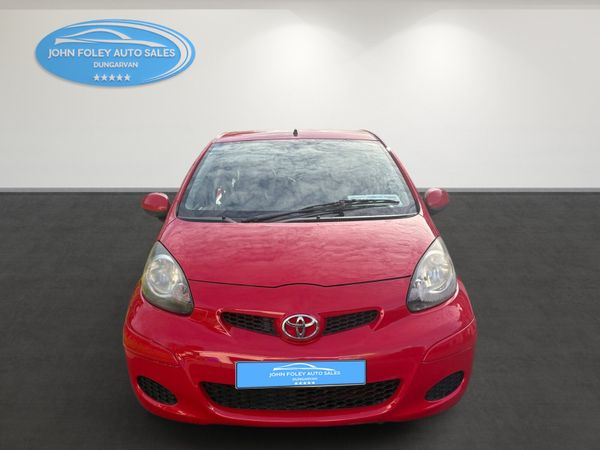 Toyota Yaris Hatchback, Petrol, 2011, Grey