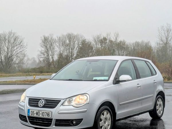 Volkswagen Polo Hatchback, Petrol, 2005, Silver