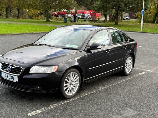 Volvo S40 Saloon, Diesel, 2011, Black