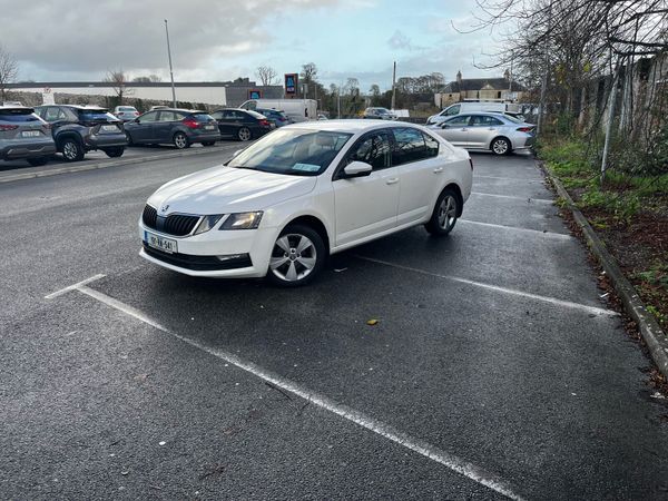 Skoda Octavia Saloon, Diesel, 2019, White