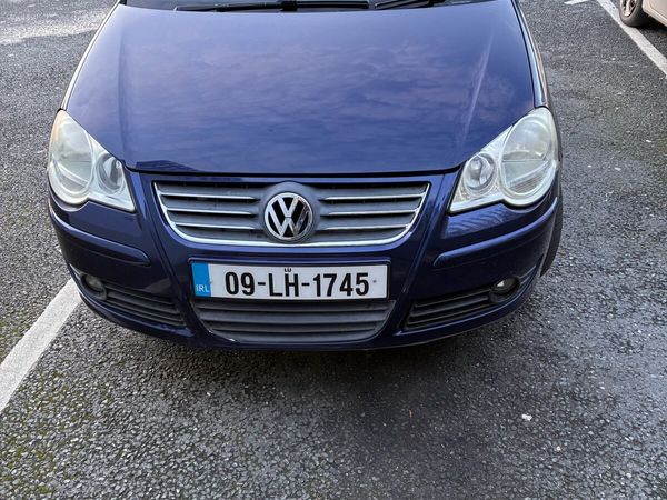 Volkswagen Polo Hatchback, Petrol, 2009, Blue