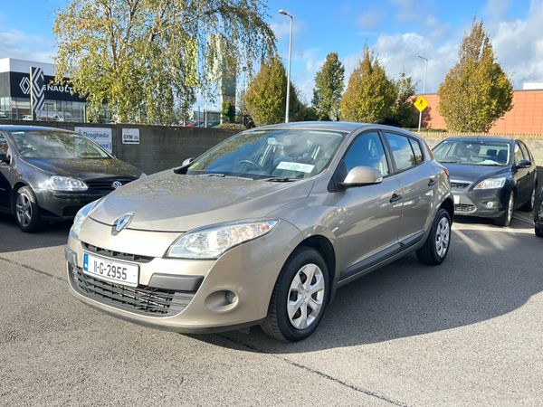 Renault Megane Hatchback, Diesel, 2011, Gold