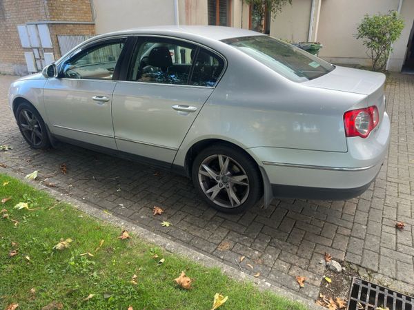 Volkswagen Passat Saloon, Diesel, 2009, Silver
