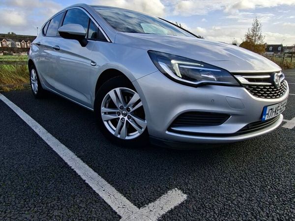 Vauxhall Astra Hatchback, Diesel, 2017, Silver