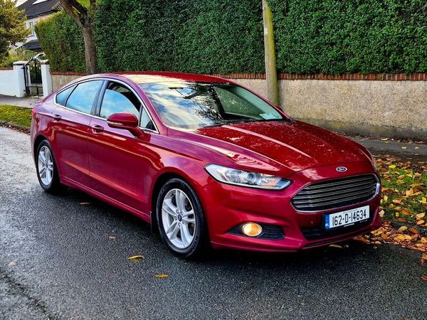 Ford Mondeo Hatchback, Diesel, 2016, Red