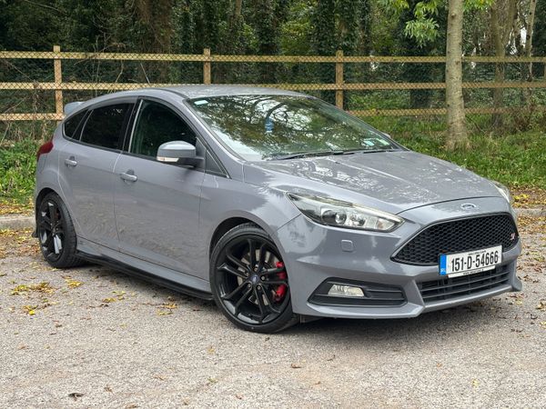 Ford Focus Hatchback, Diesel, 2015, Grey