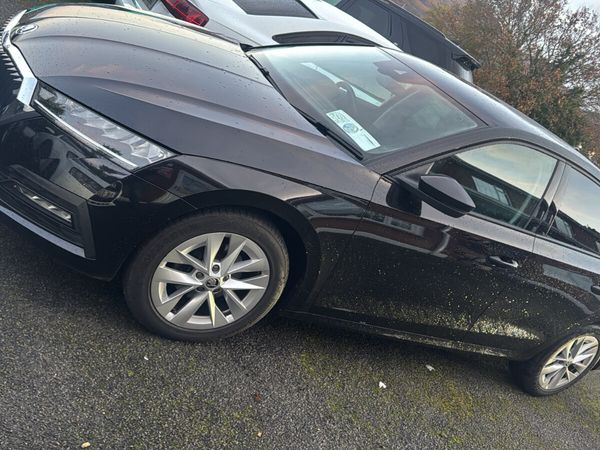Skoda Octavia Saloon, Diesel, 2021, Black