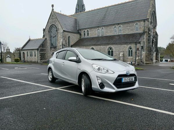 Toyota Aqua Hatchback, Petrol Hybrid, 2017, Silver