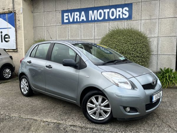 Toyota Yaris Hatchback, Diesel, 2011, Silver