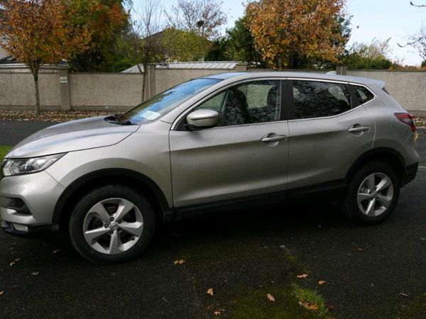 Nissan Qashqai Hatchback, Diesel, 2019, Silver