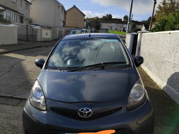 Toyota Aygo Hatchback, Petrol, 2012, Grey
