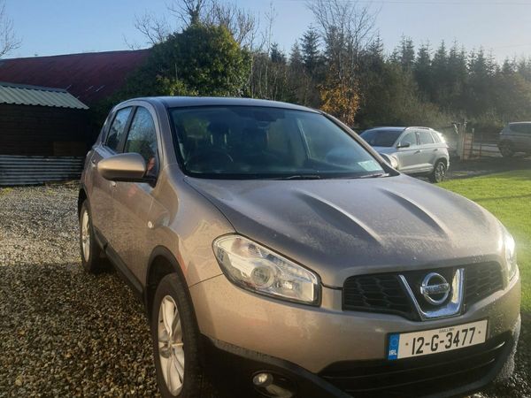 Nissan Qashqai Hatchback, Diesel, 2012, Brown