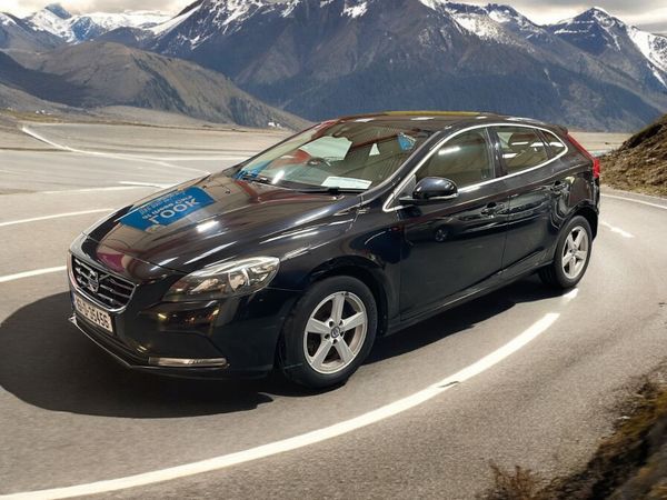 Volvo V40 Hatchback, Diesel, 2016, Black