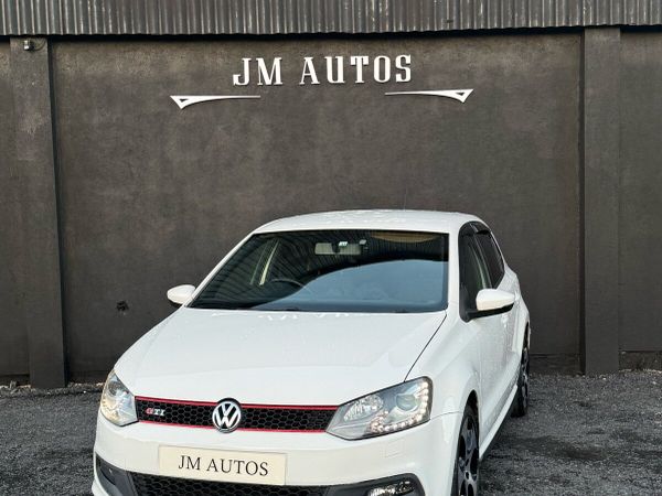 Volkswagen Polo Hatchback, Petrol, 2013, White
