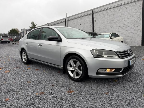 Volkswagen Passat Saloon, Diesel, 2011, Silver