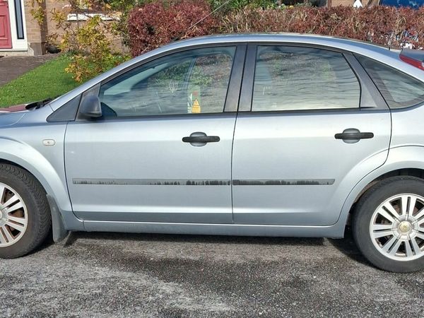 Ford Focus Hatchback, Petrol, 2005, Silver