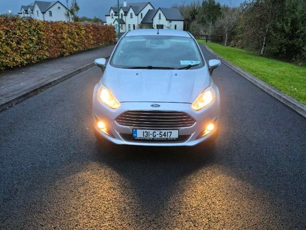 Ford Fiesta Hatchback, Petrol, 2013, Silver
