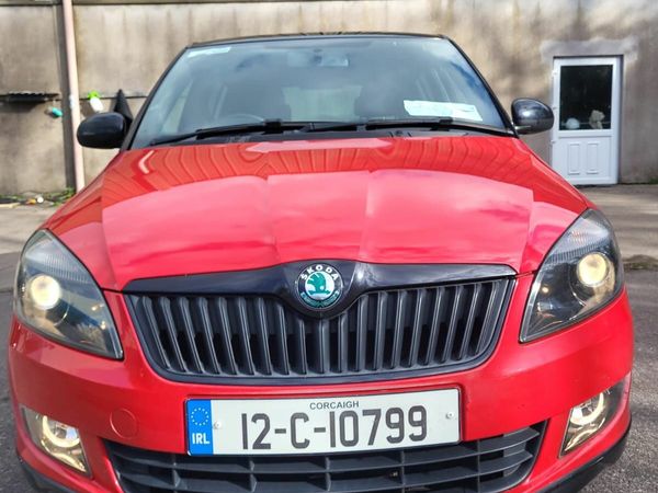Skoda Fabia Hatchback, Petrol, 2012, Red