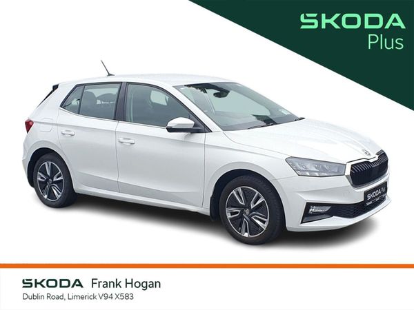 Skoda Fabia Hatchback, Petrol, 2022, White