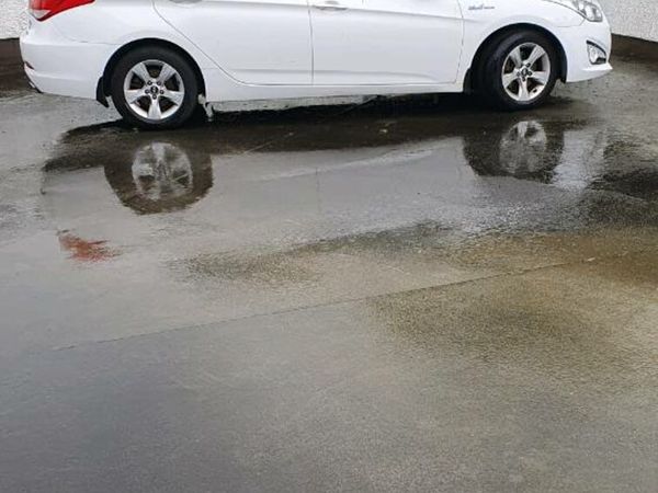 Hyundai i40 Saloon, Diesel, 2014, White