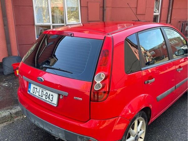 Ford Fiesta Hatchback, Diesel, 2007, Red