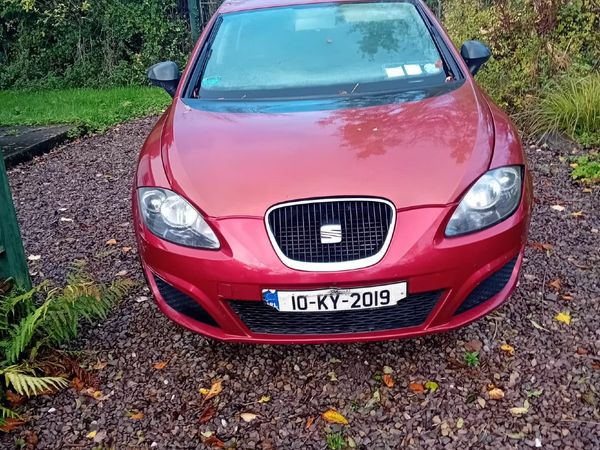 SEAT Leon Hatchback, Petrol, 2010, Red