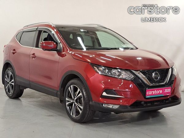 Nissan Qashqai MPV, Petrol, 2020, Red