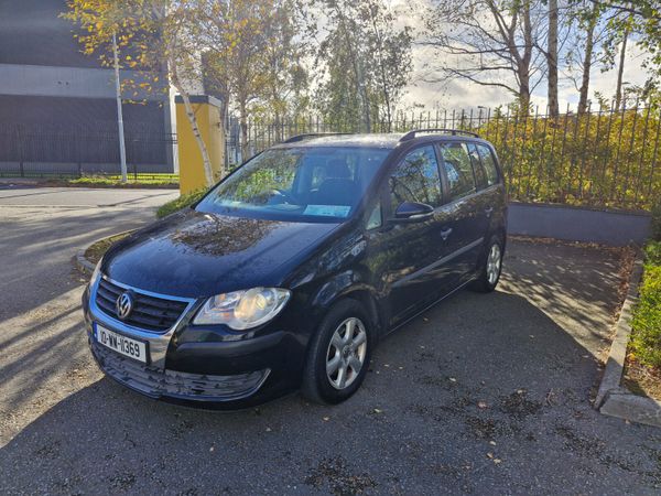 Volkswagen Touran MPV, Diesel, 2010, Black