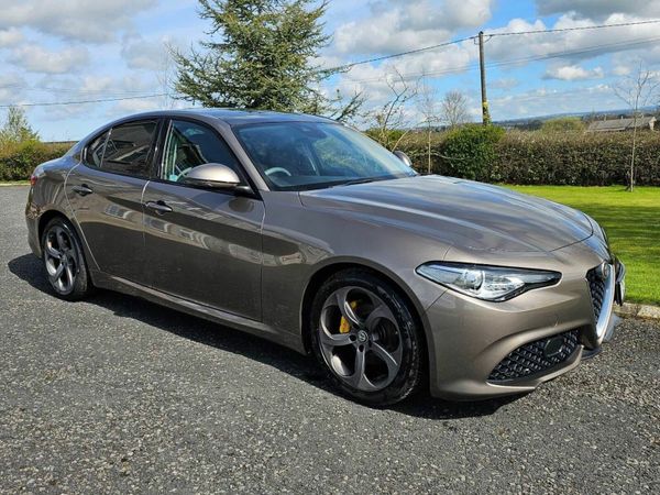 Alfa Romeo Giulia Saloon, Diesel, 2018, Beige