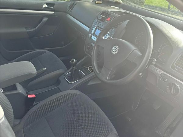 Volkswagen Jetta Saloon, Petrol, 2008, Beige