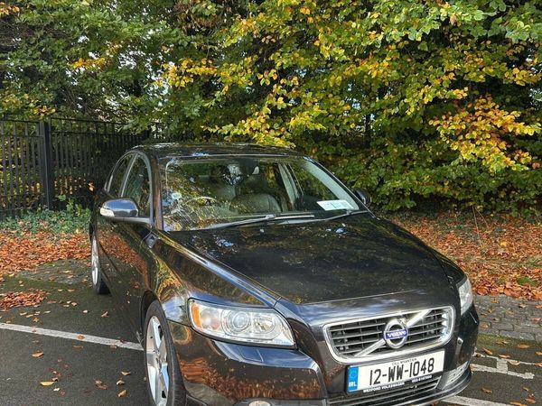 Volvo S40 Saloon, Diesel, 2012, Black