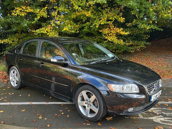 Volvo S40 Saloon, Diesel, 2012, Black