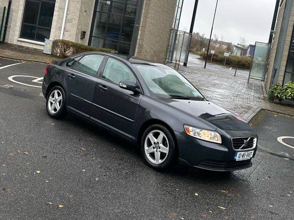 Volvo S40 Saloon, Diesel, 2010, Grey