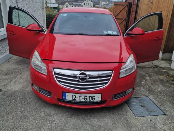 Opel Insignia MPV, Diesel, 2012, Red