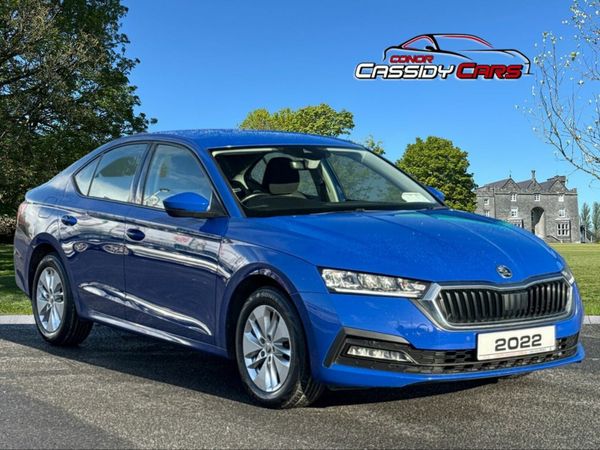 Skoda Octavia Hatchback, Diesel, 2022, Blue